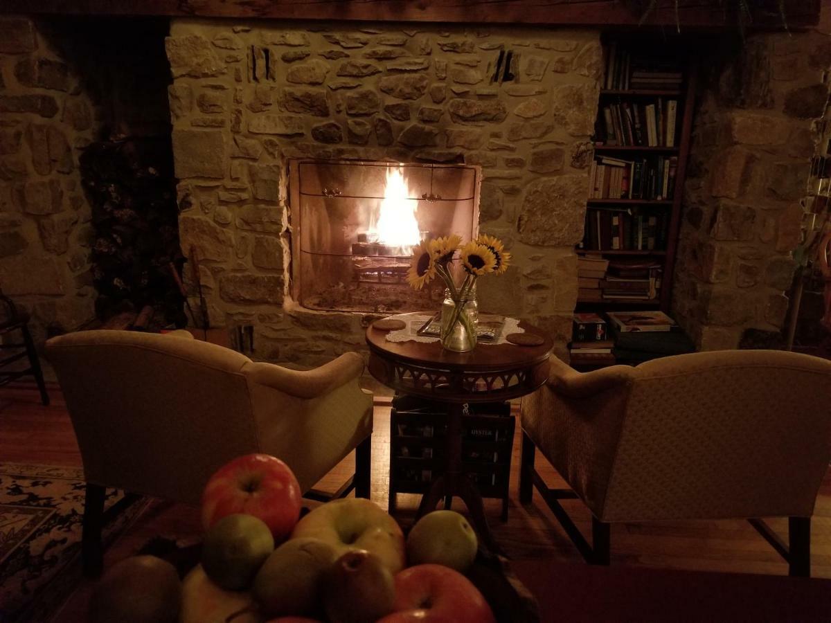 Hawk Mountain Bed & Breakfast Kempton Экстерьер фото